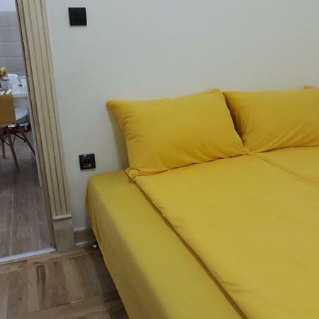 Sweet Yellow Apartment 베오그라드 외부 사진