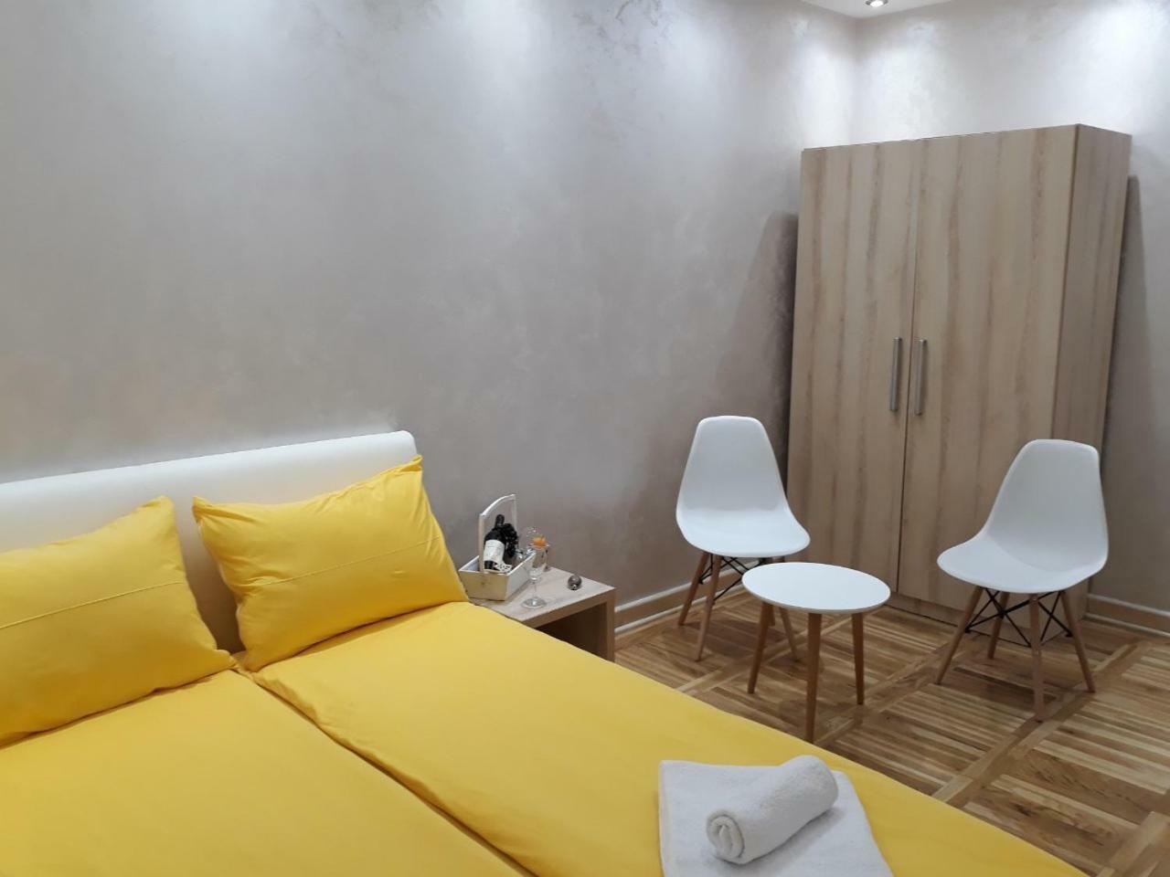 Sweet Yellow Apartment 베오그라드 외부 사진