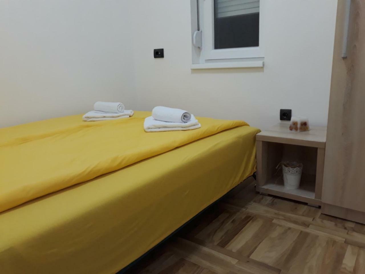 Sweet Yellow Apartment 베오그라드 외부 사진