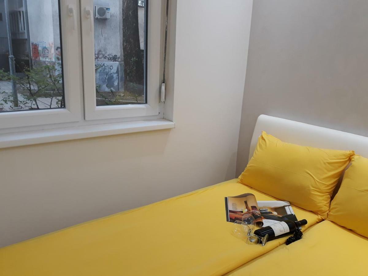 Sweet Yellow Apartment 베오그라드 외부 사진