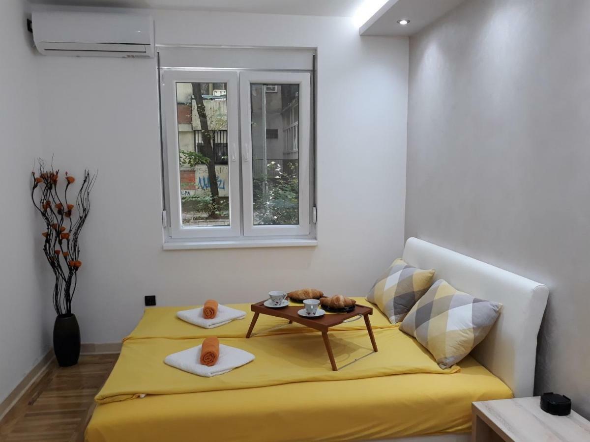 Sweet Yellow Apartment 베오그라드 외부 사진