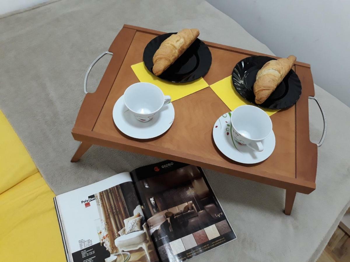 Sweet Yellow Apartment 베오그라드 외부 사진